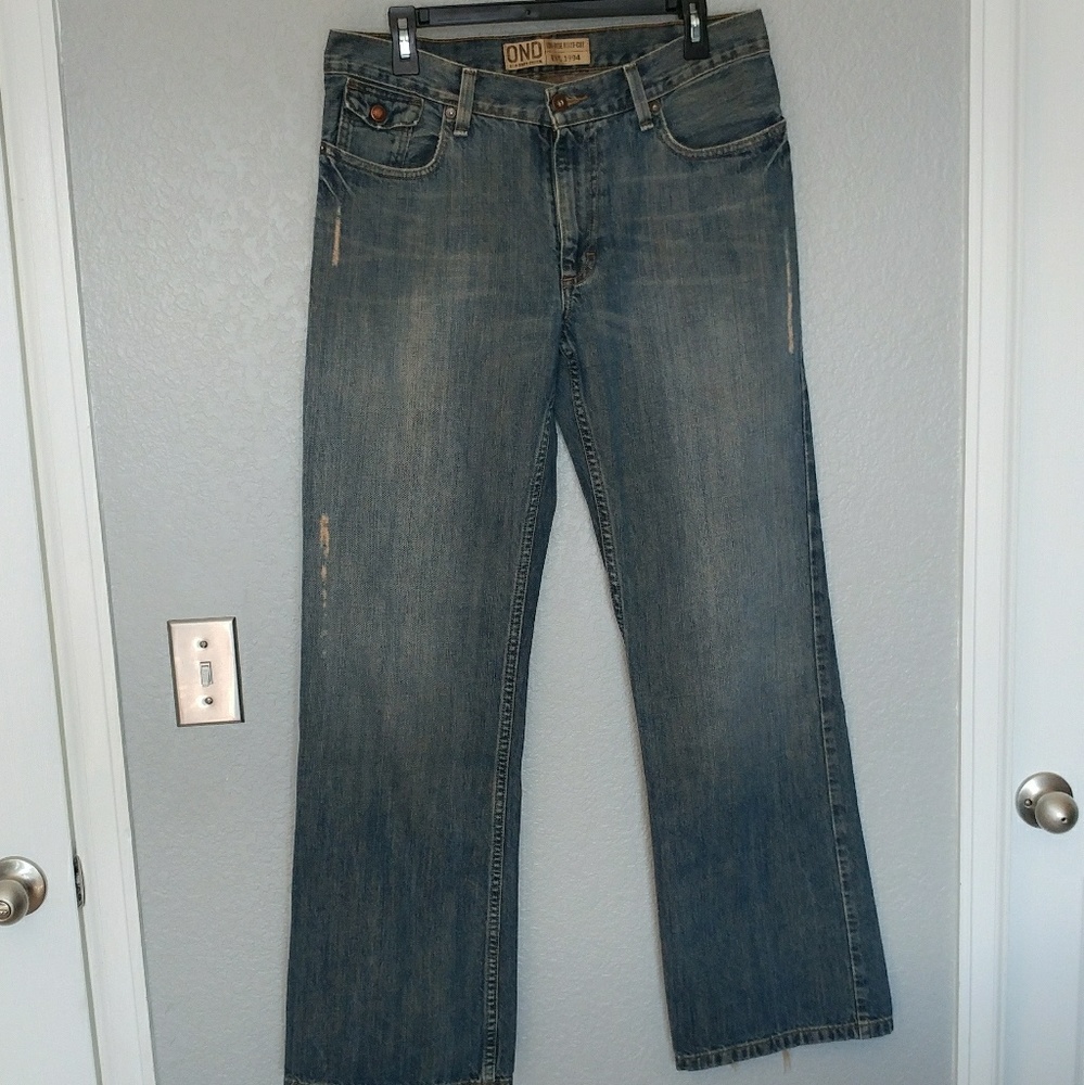 Men's Old Navy Low-Rise Boot-Cut Jeans